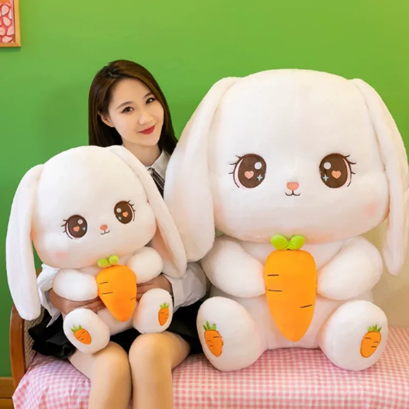 ウサギのぬいぐるみのおもちゃ